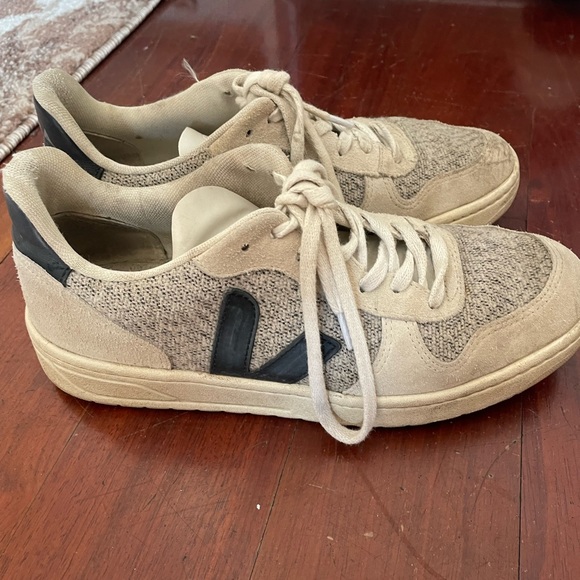 Veja Shoes Used Veja V2 Shoes Poshmark